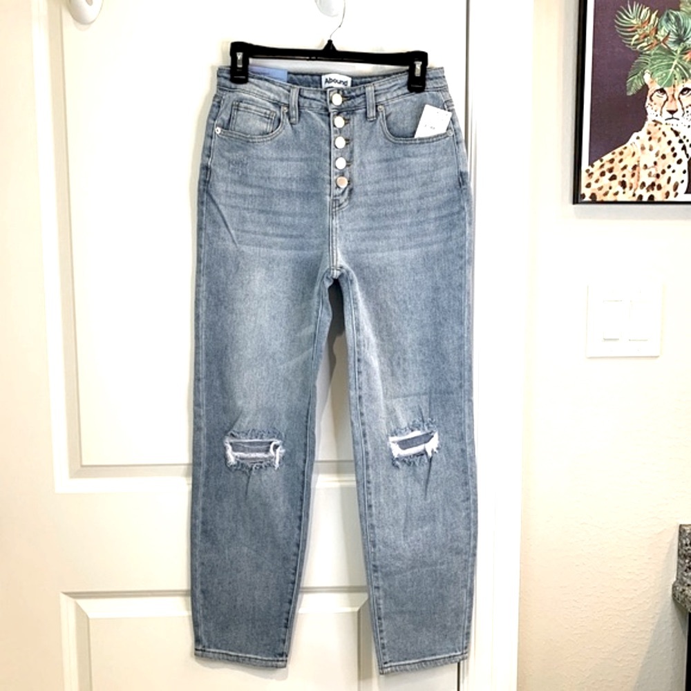 Abound Mom Jeans Light Stone Wash Size 26 NWT